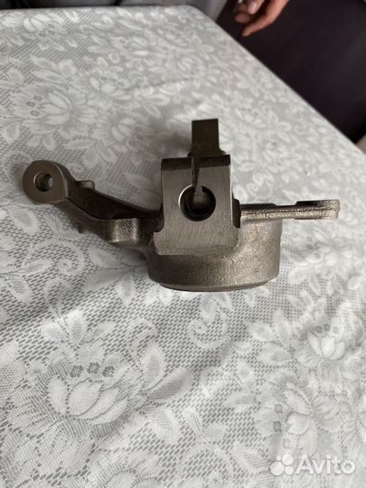 Поворотный кулак на renault logan