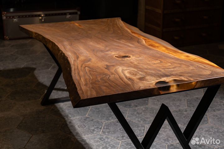 Стол обеденный из слэба