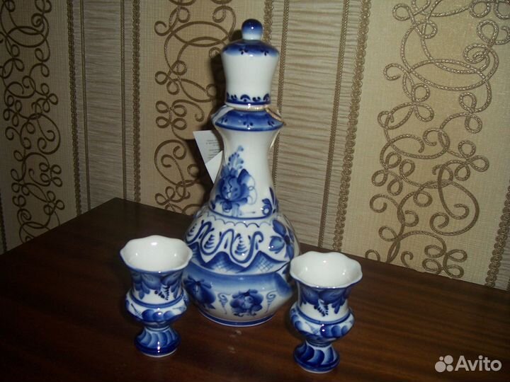 Графин для водки с двумя стопками Гжель СССР