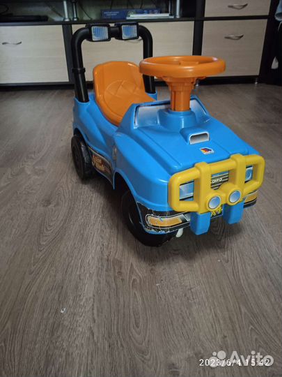 Машинка-каталка