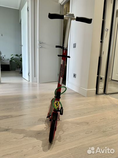 Самокат Ferrari