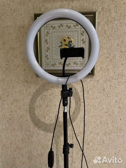Кольцевая лампа со штативом