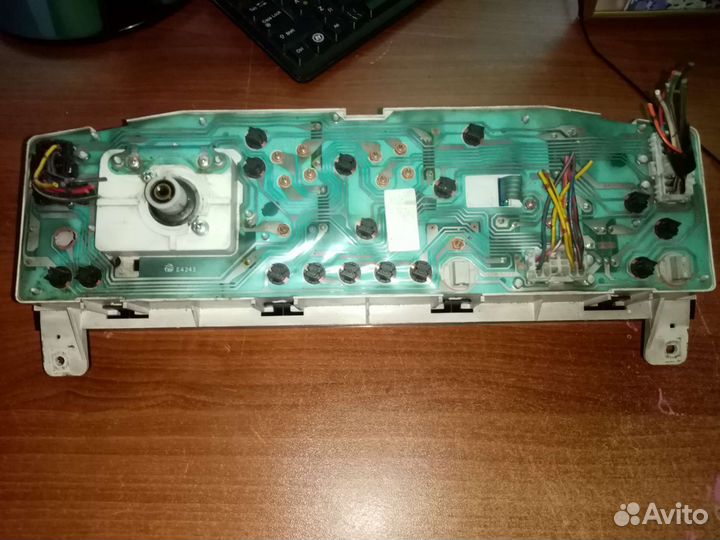 Панель приборов Nissan Terrano II