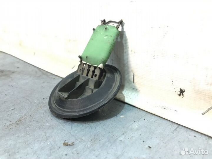 Резистор отопителя Volkswagen Polo 1 седан CFN