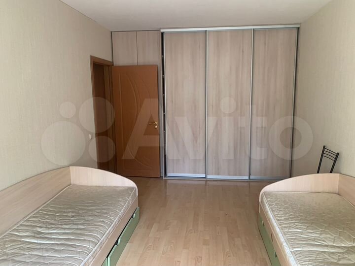 2-к. квартира, 47 м², 1/9 эт.