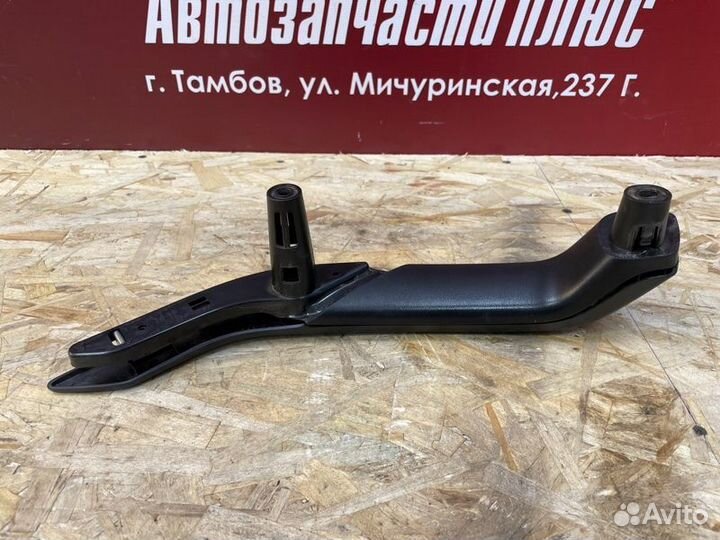 Внутренняя ручка двери передняя левая LADA X-Ray