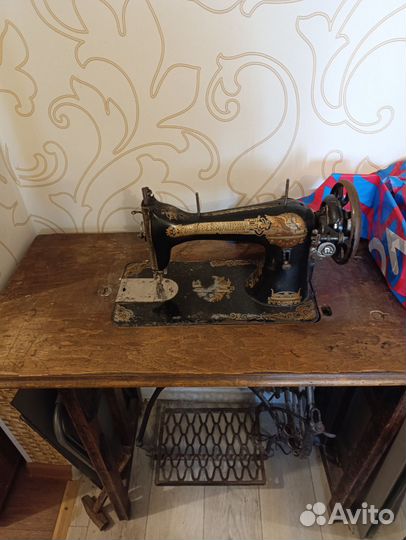 Швейная машина Singer