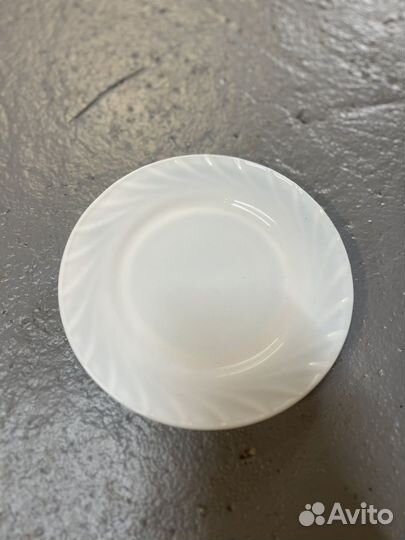 Тарелки белые банкетные