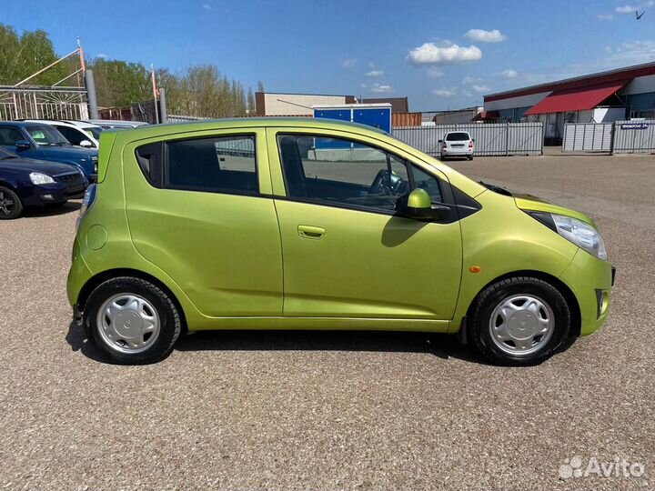 Chevrolet Spark 1.0 AT, 2011, 136 000 км