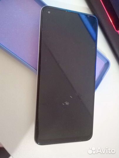 Телефон realme 8