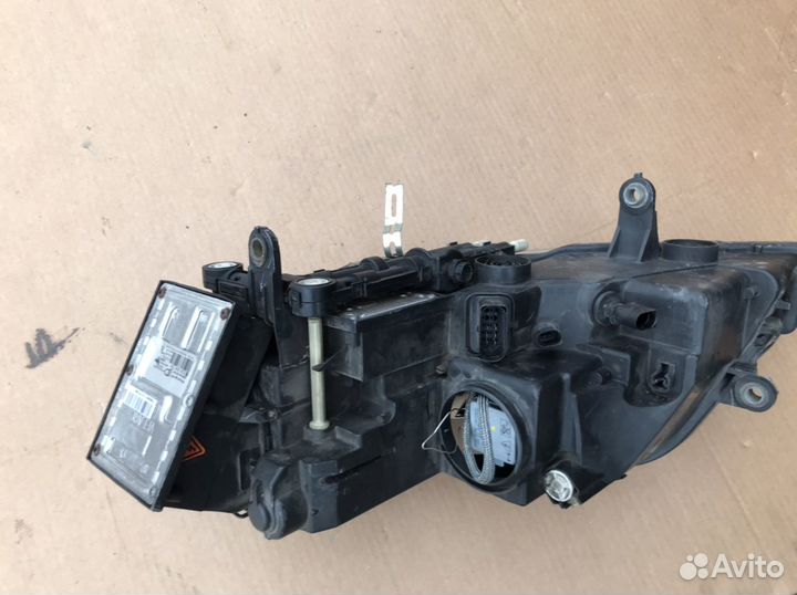 Фара правая Volkswagen Phaeton, 3D1941016J(50)