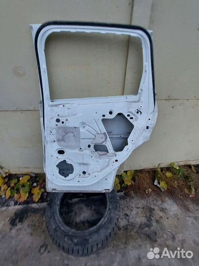 Задняя правая дверь ford kuga 2