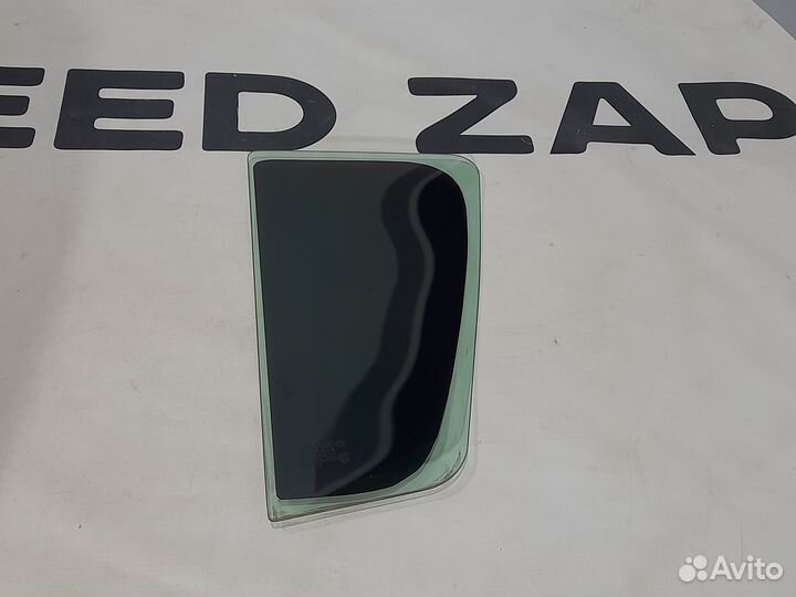 Форточка задней правой двери Renault Sandero 2