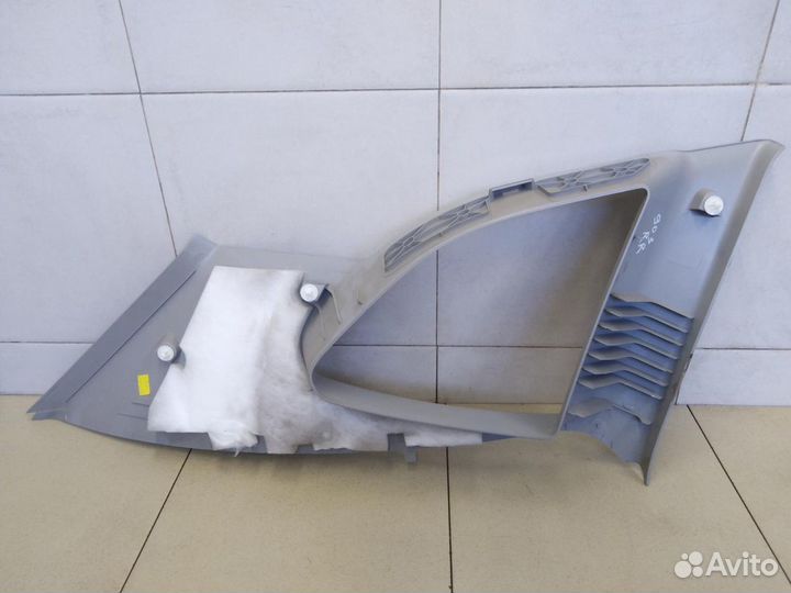 Обшивка стойки X1 E84 2009