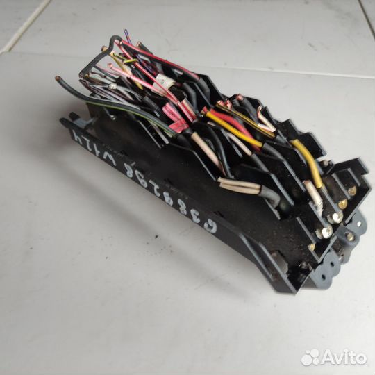 Блок предохранителей Mercedes W124 E