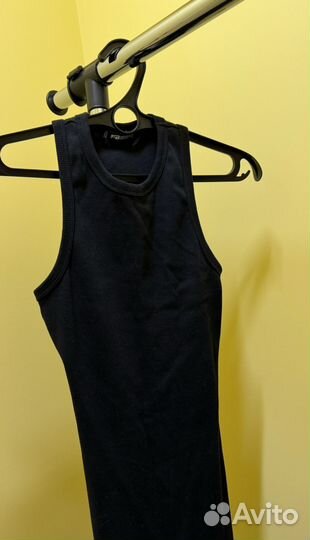 Черное облегающее платье