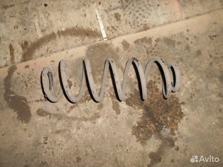 Пружина задняя 307