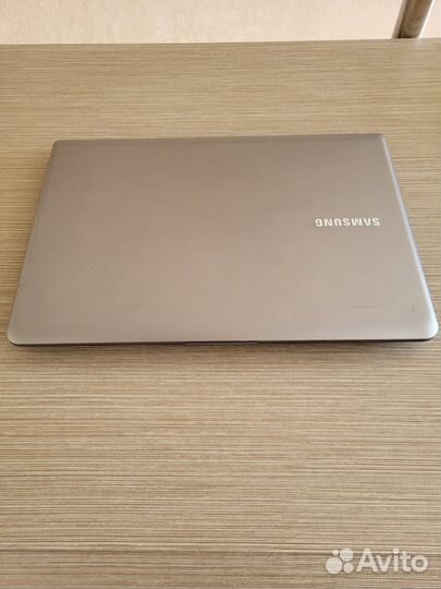 Тонкий, быстрый Ноутбук Samsung