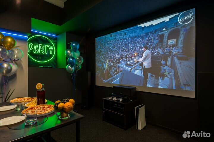 Лофт для отдыха с приставкой и караоке 