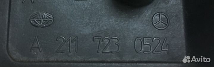 Накладка дверной обшивки Mercedes-Benz W211