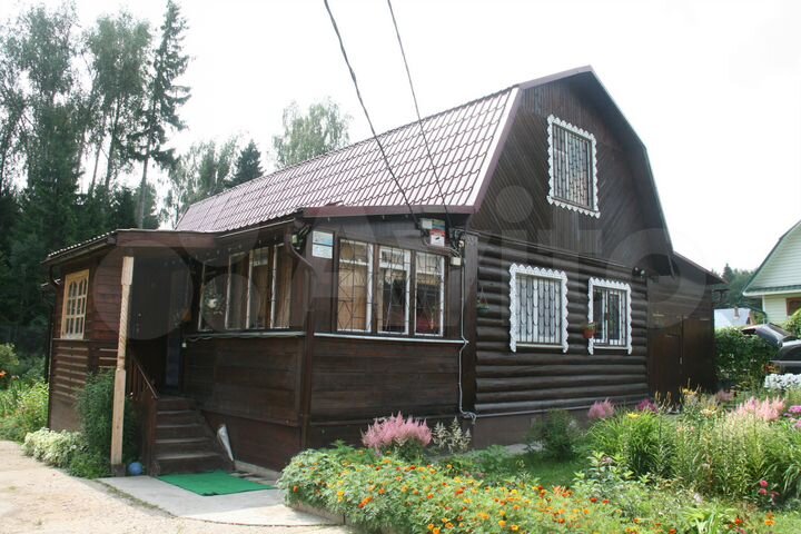 Дом 200 м² на участке 9,4 сот.