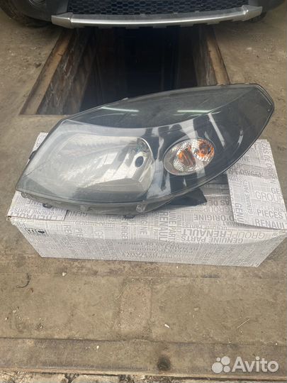 Фара для Renault Sandero Stepway