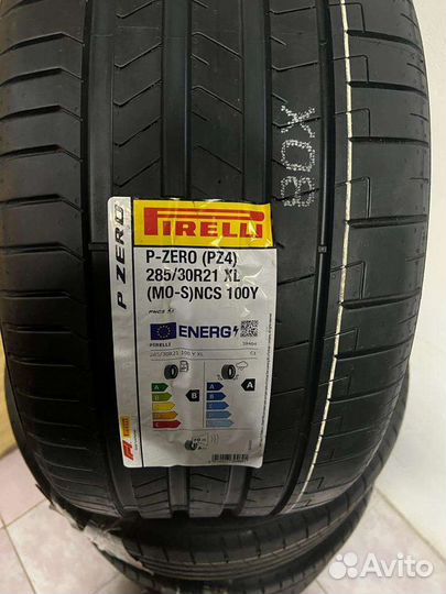 Pirelli P Zero PZ4 255/35 R21 и 285/30 R21 98Y