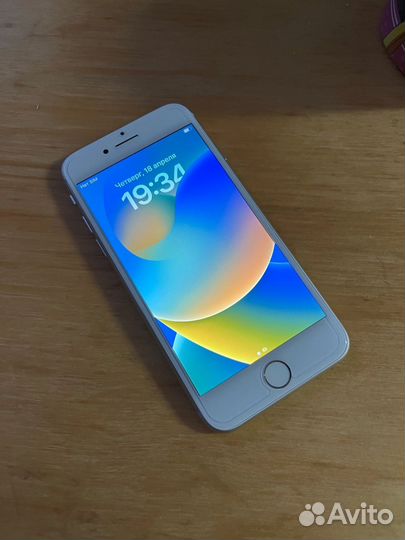 iPhone 8, 64 ГБ
