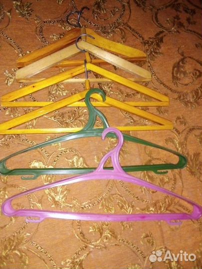 Вешалки для одежды