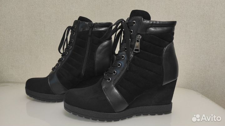 Полуботинки на танкетке