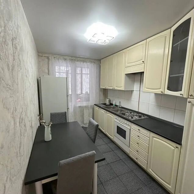 2-к. квартира, 52 м², 2/14 эт.