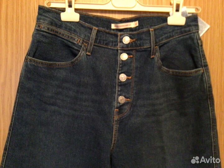 Джинсы женские levis широкие (размер 30)