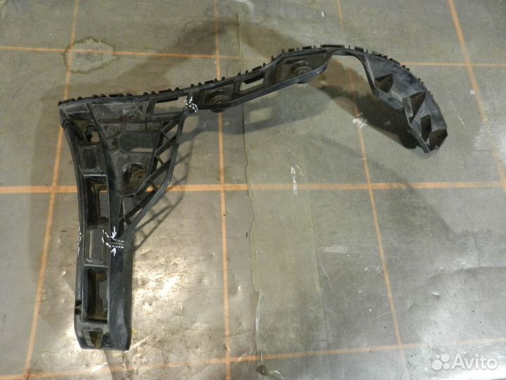 Кронштейн бампера заднего левый -Volkswagen Polo