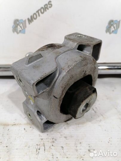 Подушка двигателя задняя левая Mercedes-Benz