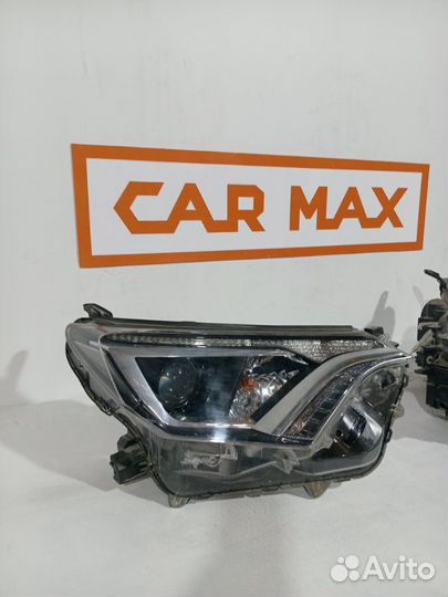 Фара Toyota Rav 4 40 2015-2019