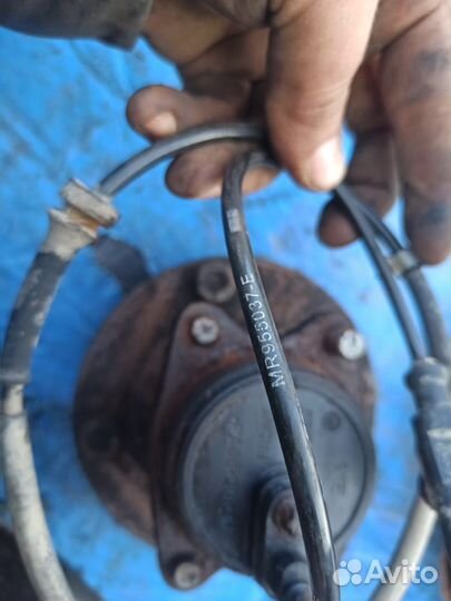 Датчик abs mr955037 Mitsubishi colt 6 z30 z36