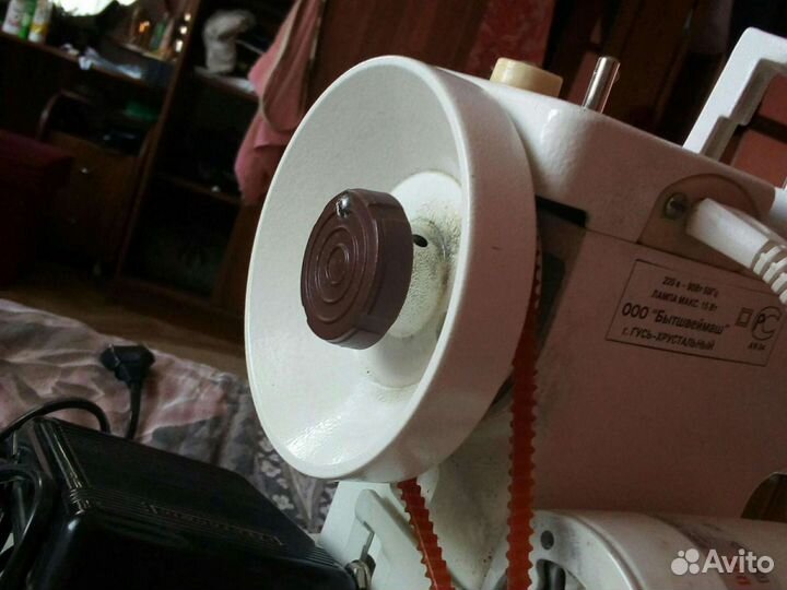 Швейная машина Чайка 144а