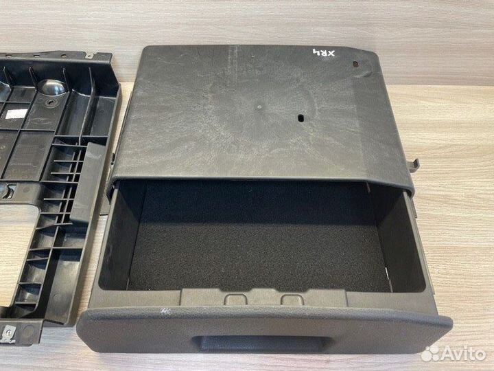 Бардачок под сидением передний правый LADA X-Ray