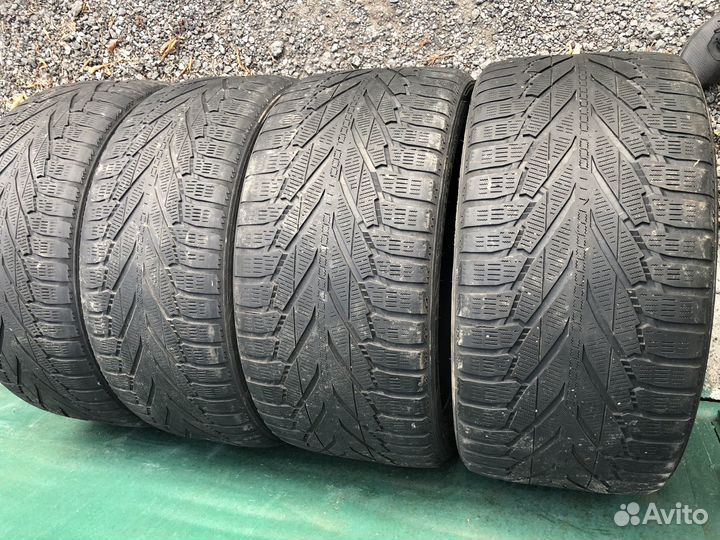Nokian Tyres Hakkapeliitta R2 SUV 265/40 R21 и 295/35 R21 107R