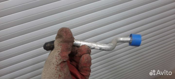 Трубка радиатора АКПП Land Rover Discovery 4/2012