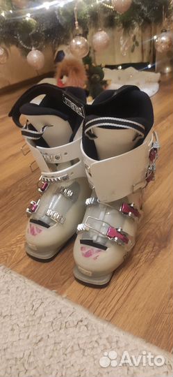 Горнолыжные ботинки женские