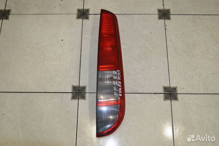 Фонарь задний правый универсал Ford Focus 2