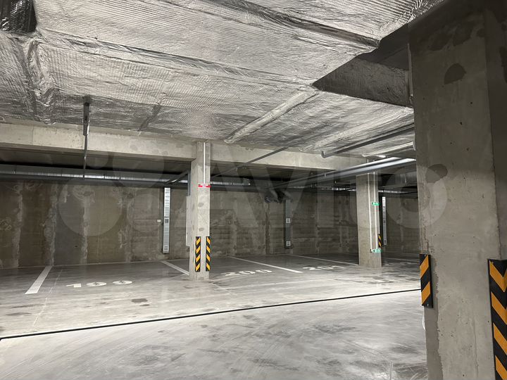 Машиноместо, 18 м²