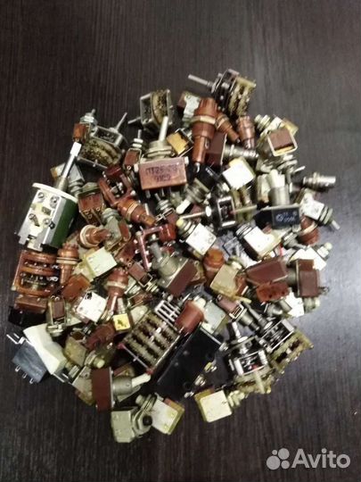 Кнопки и переключатели