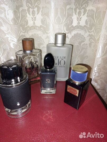 Флаконы от духов с ароматами