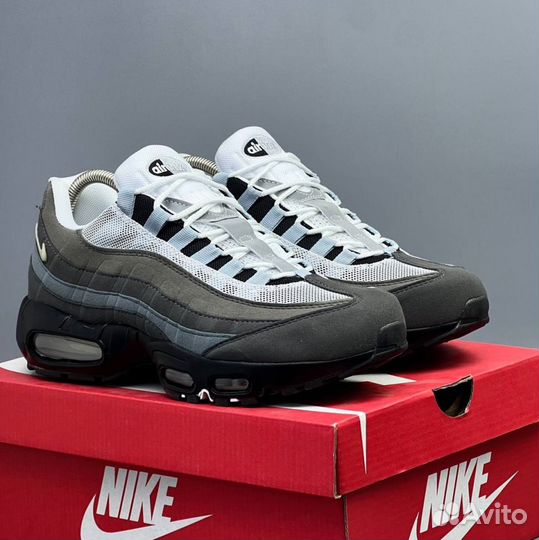 Серые кроссовки Nike Air Max 95