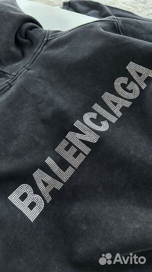 Костюм Balenciaga