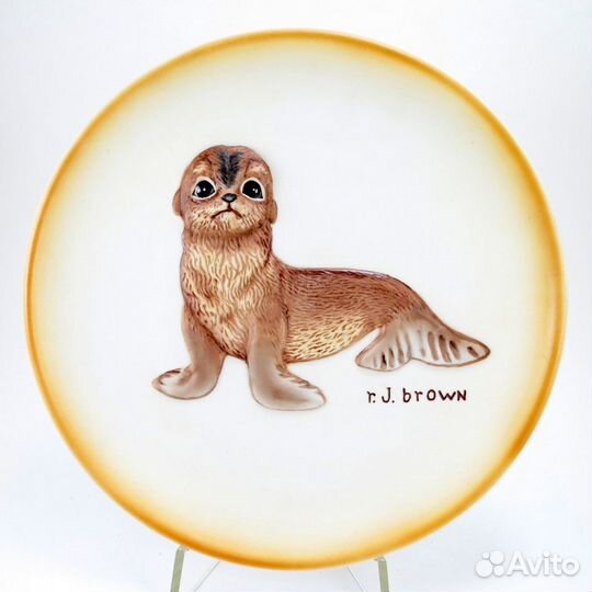 Тарелка барельеф Детеныши животных. Акику 1979