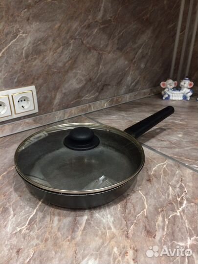Сковорода с крышкой бу