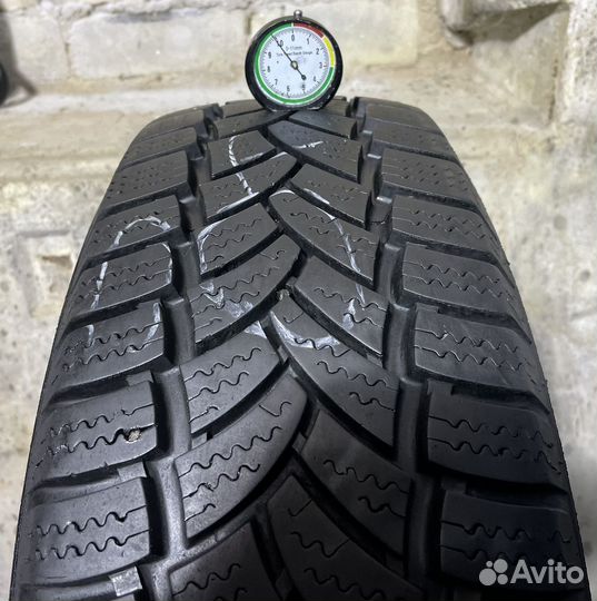 Vredestein ComTrac Winter 215/70 R15C